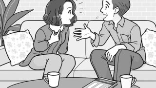 リビングで話し合うシニア夫婦のイラスト